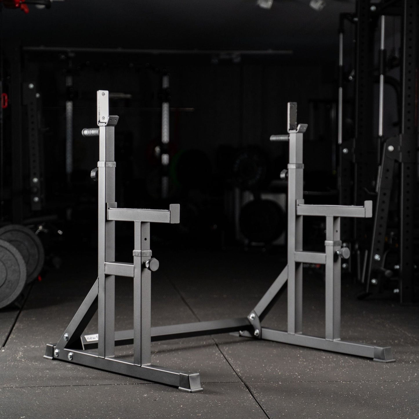 Adjustable Squat en Bench Rack Newfitness® SR990 FOX LINE - SQMIZE Nederland