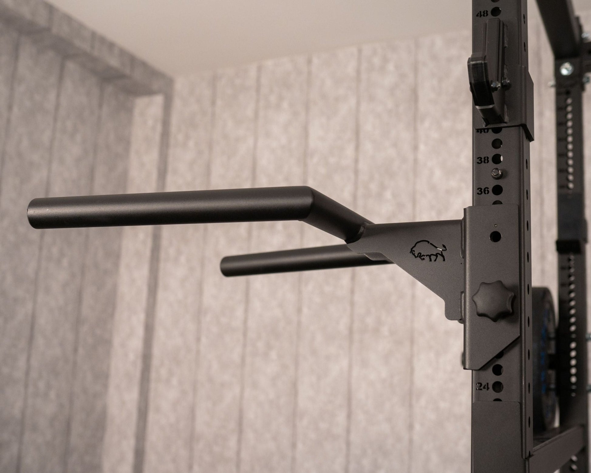 Wall-Mounted Power Rack Configurator SQMIZE® PREMIUM BISON - SQMIZE Nederland