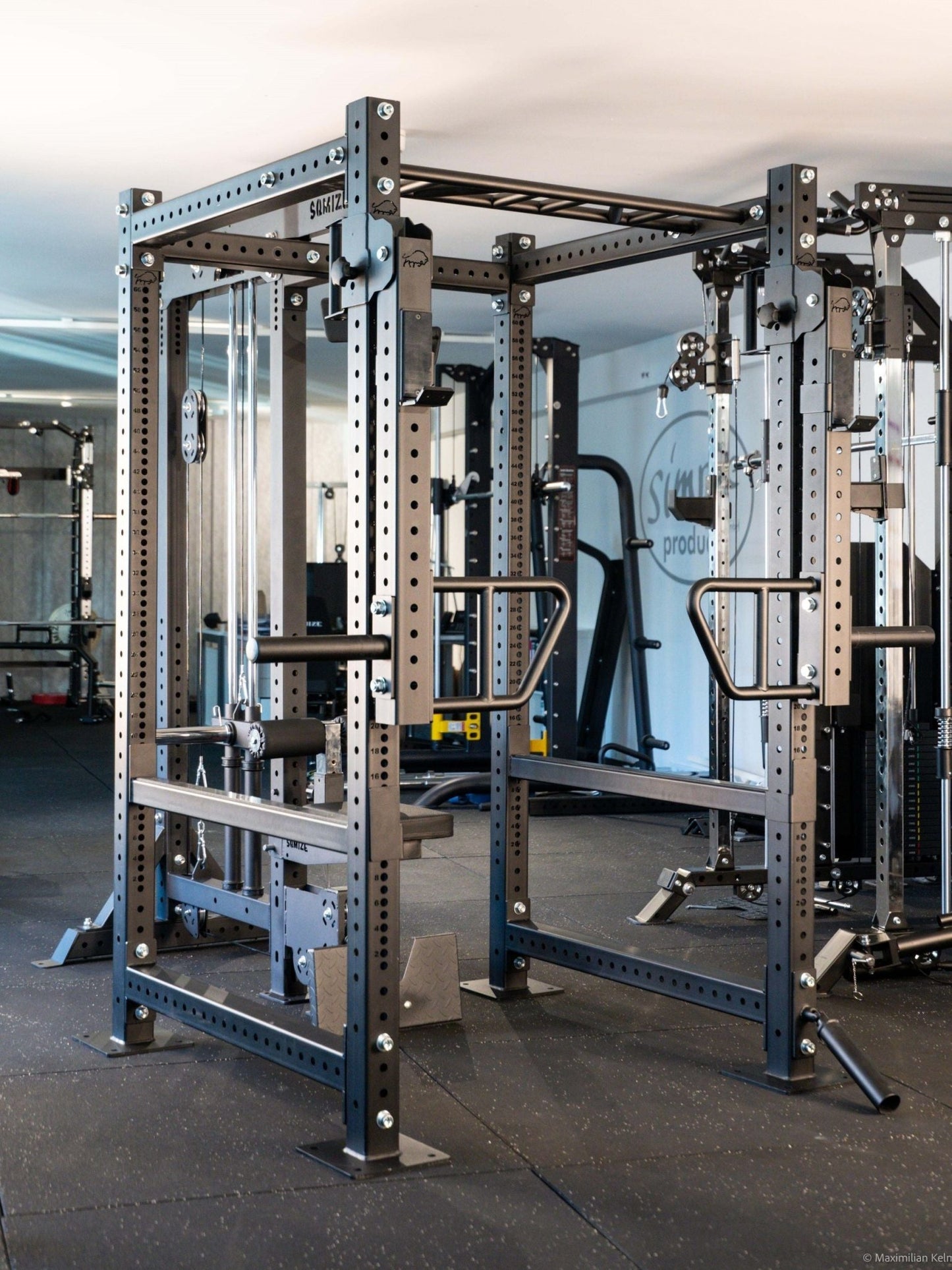 Wall-Mounted Power Rack Configurator SQMIZE® PREMIUM BISON - SQMIZE Nederland